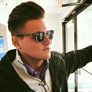 Meet your Posher, Roger